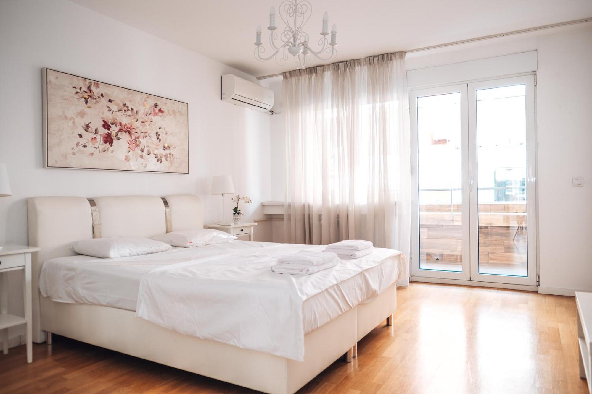 Crown Central Three Bedroom Apartment Belgrad Dış mekan fotoğraf