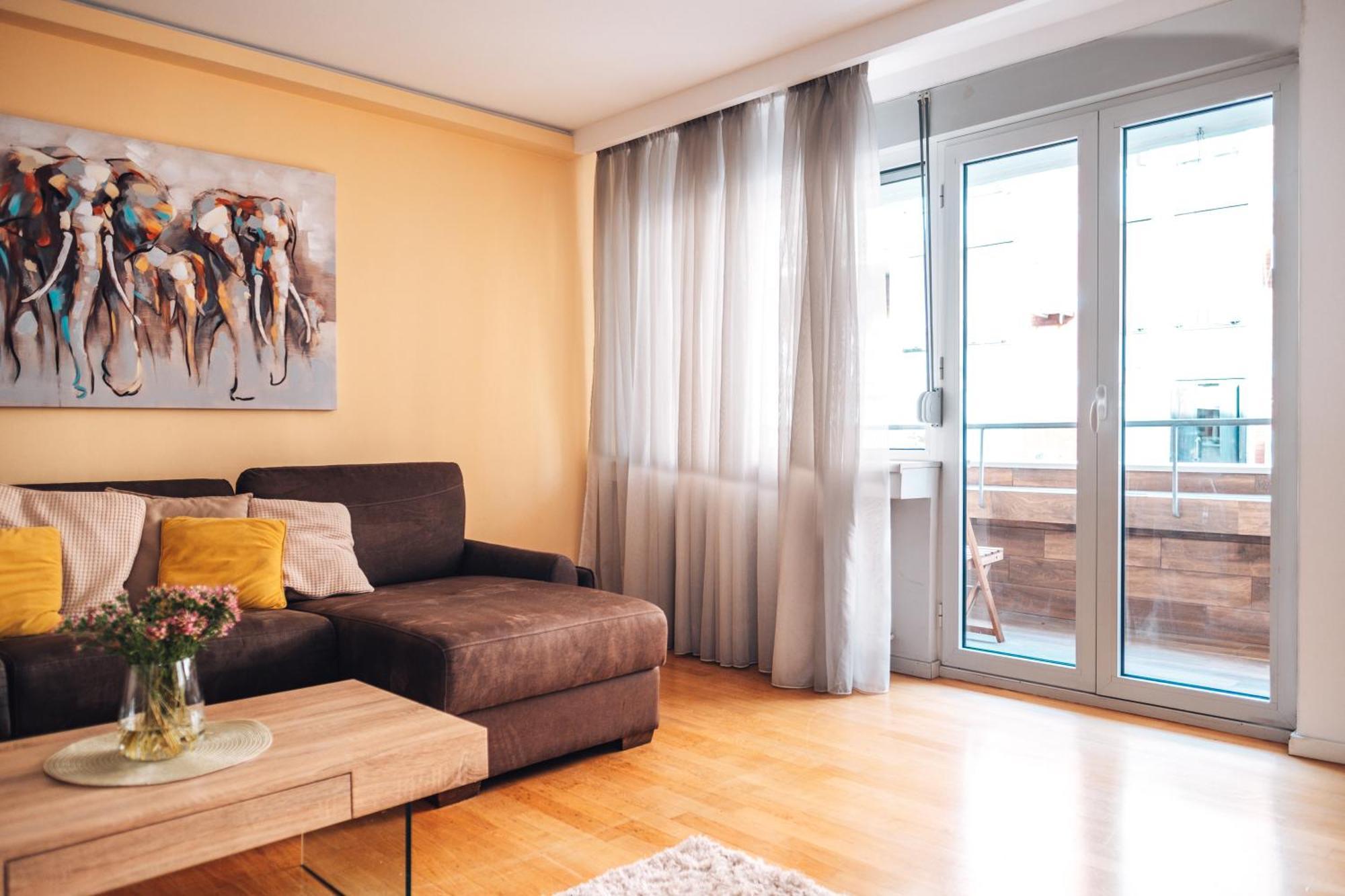 Crown Central Three Bedroom Apartment Belgrad Dış mekan fotoğraf