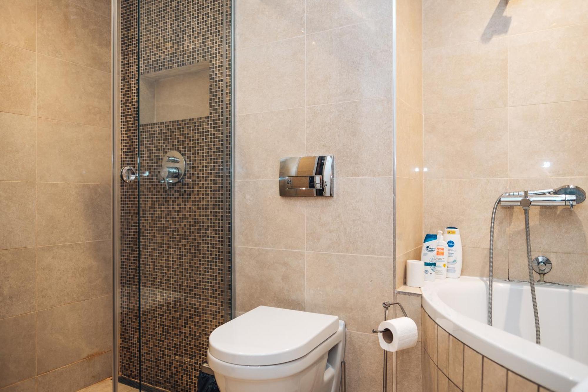 Crown Central Three Bedroom Apartment Belgrad Dış mekan fotoğraf