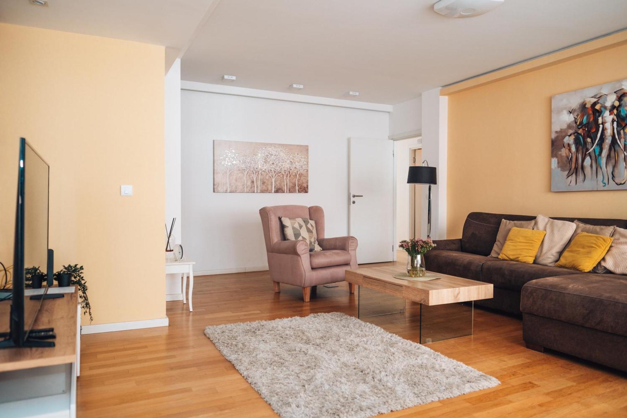 Crown Central Three Bedroom Apartment Belgrad Dış mekan fotoğraf