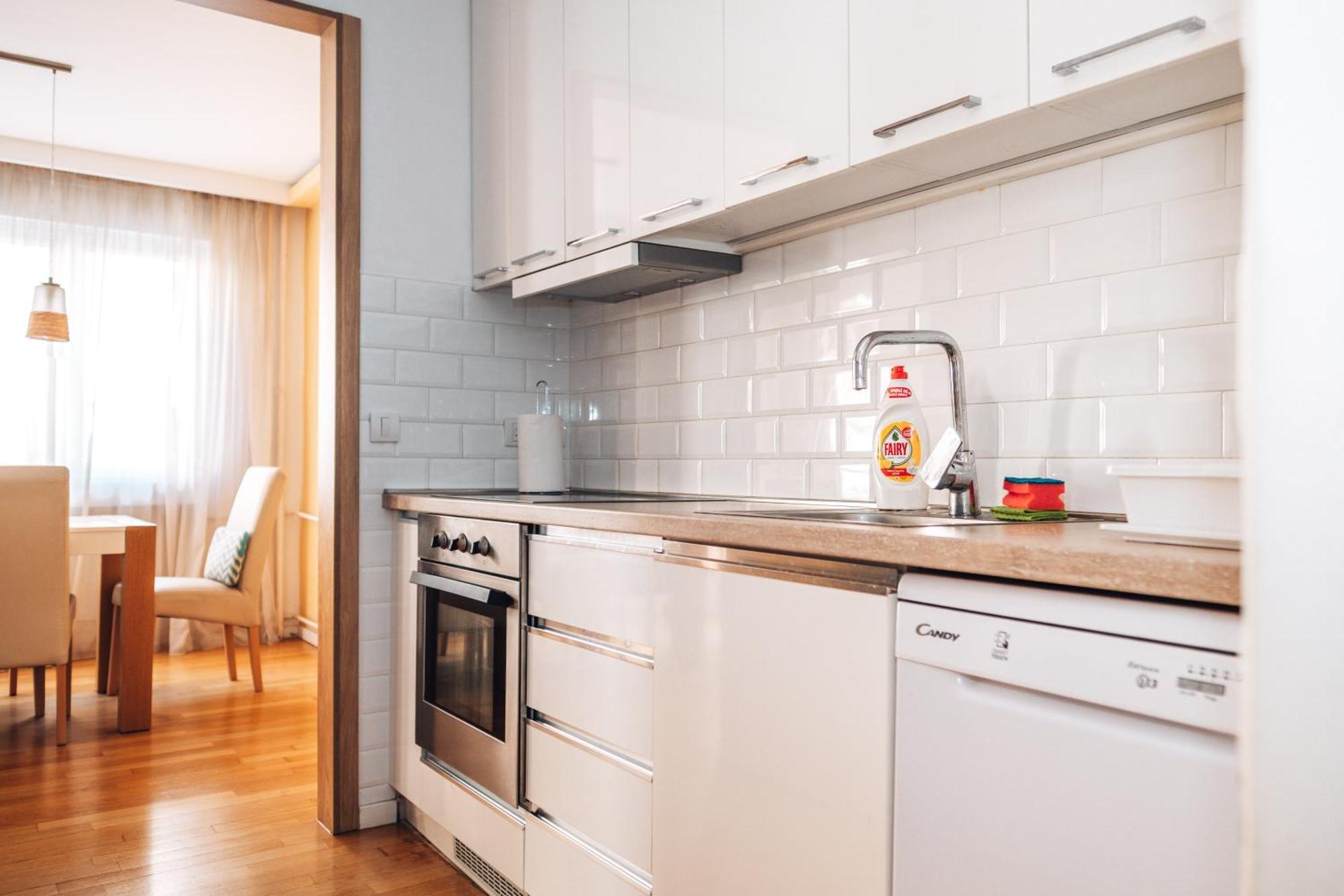 Crown Central Three Bedroom Apartment Belgrad Dış mekan fotoğraf