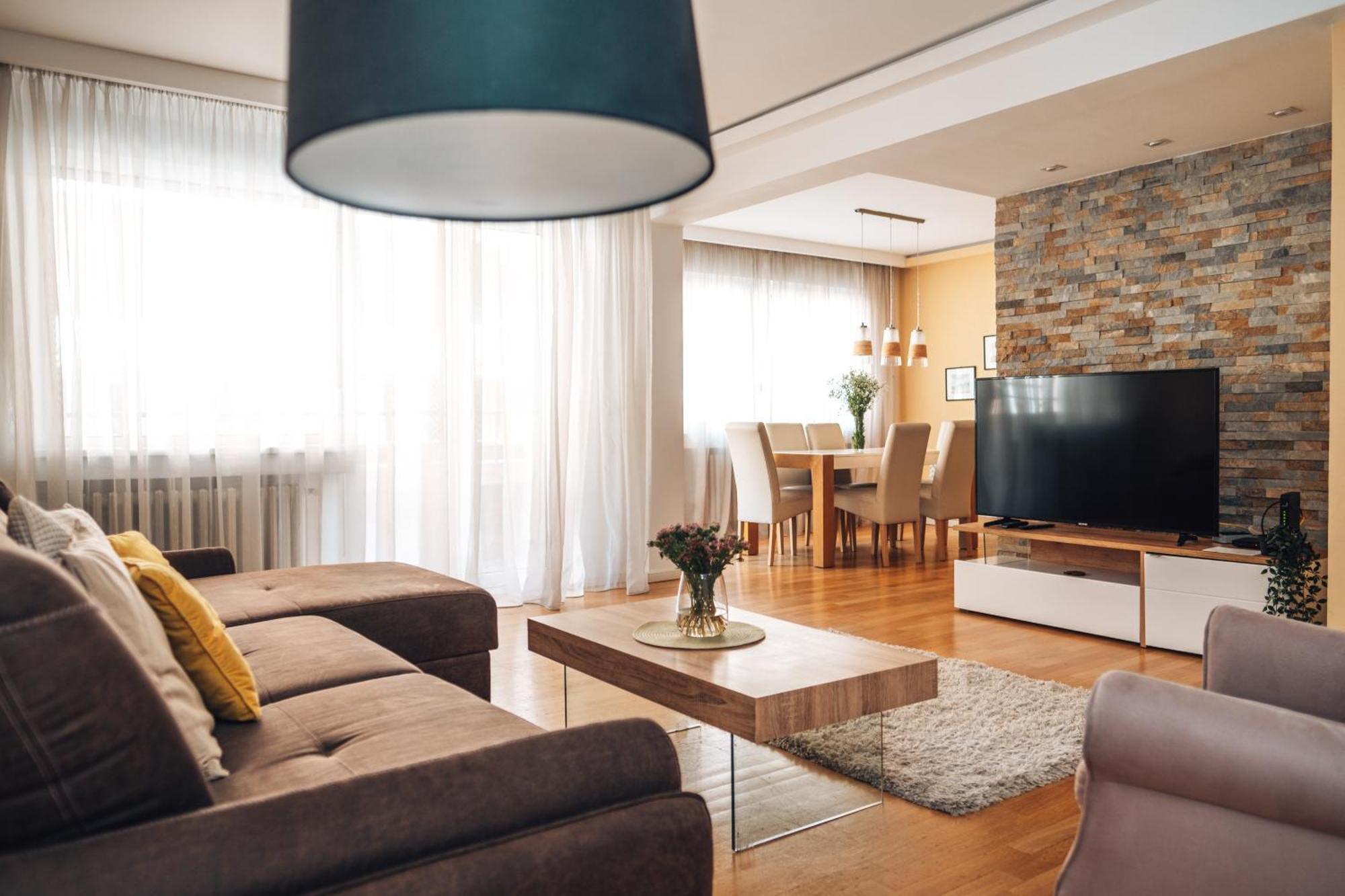 Crown Central Three Bedroom Apartment Belgrad Dış mekan fotoğraf